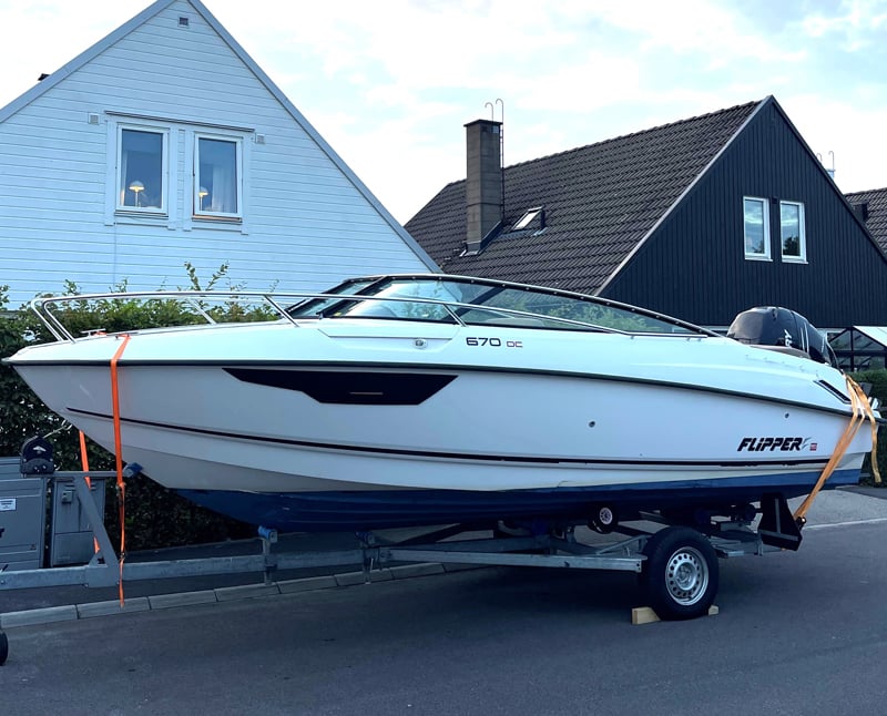 Flipper 670 DC med 225 HK Mercury Verado stulen trailer i Varberg