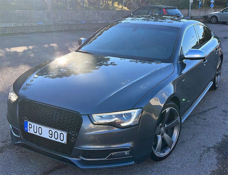 Grå metallic Audi S5 Sportback Quattro stulen i Uppsala