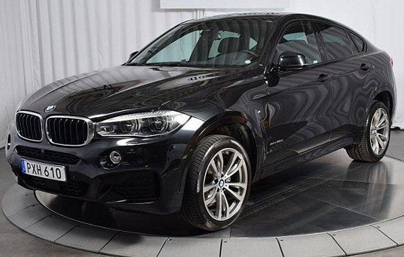 Svart BMW X6 Xdrive 30D stulen i Rönninge mellan Södertälje och Stockholm