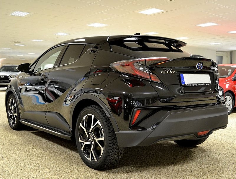 Svart Toyota C-HR stulen i Solna