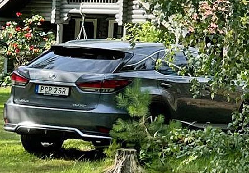 Grå metallic Lexus RX 450H stulen i Edsviken, Sollentuna