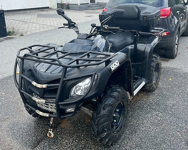 Svart fyrhjuling Dinli Centhor 600 stulen i Örebro