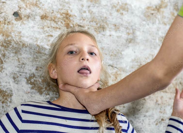 Lärare tog stryptag på elev på Kista grundskola