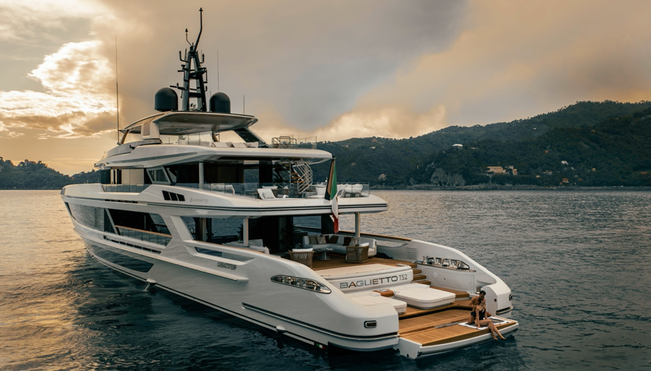 T52 SuperYacht