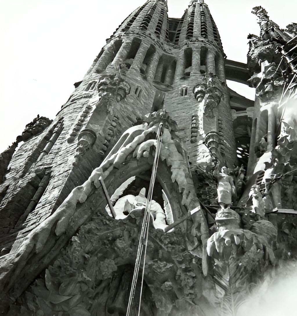 Dora Maar’s La Sagrada Familia – Barcelona (c. 1933)