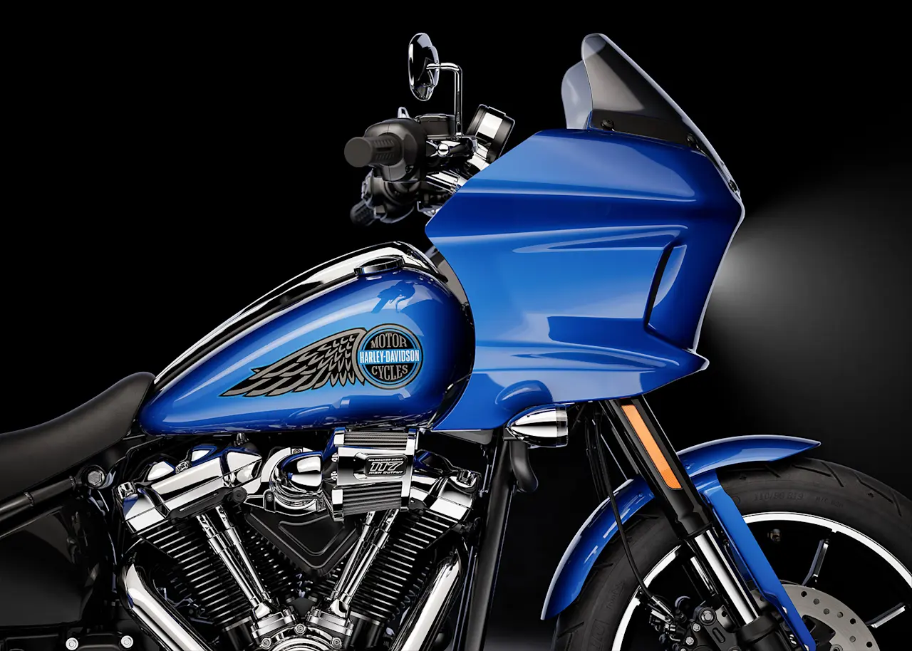 Detail of the front design of the Harley-Davidson 117 Low Rider Softail.