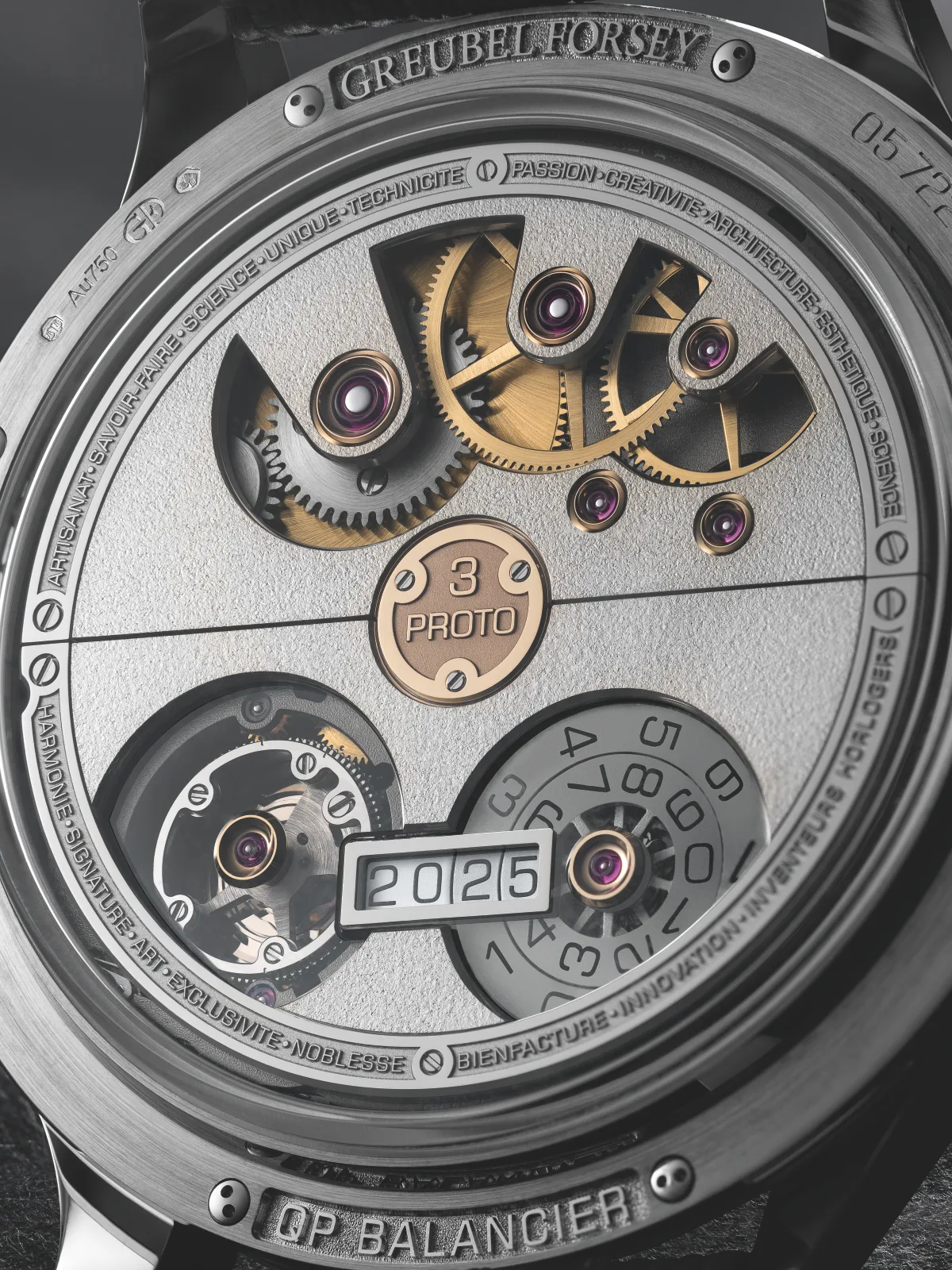 Perpetual calendar “gearbox” of the Quantième Perpétuel Balancier, 
which can be seen on the reverse of the watch.
