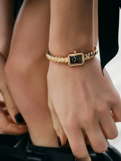 Chanel Première Galon in 18kt yellow gold and onyx with diamonds
