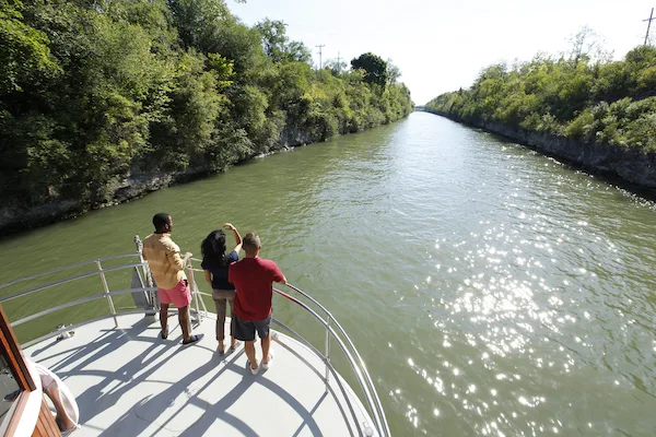 Lockport Locks & Erie Canal Cruises
