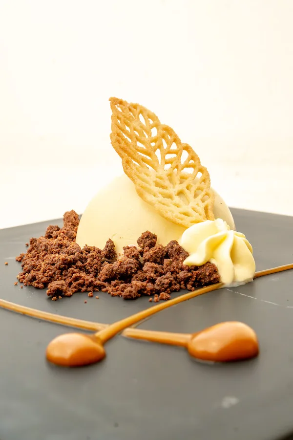 Chocolate dessert Chef's Table, Mount Cinnamon