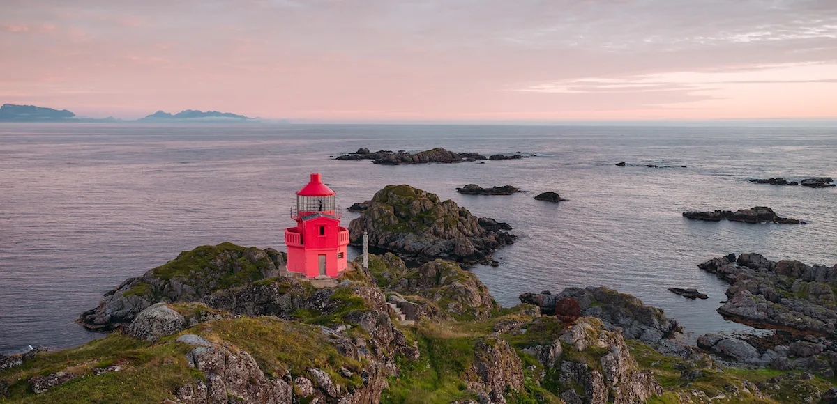 Litløy Fyr Lighthouse-The Luminaire