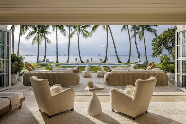 Miami house by Dara Huang