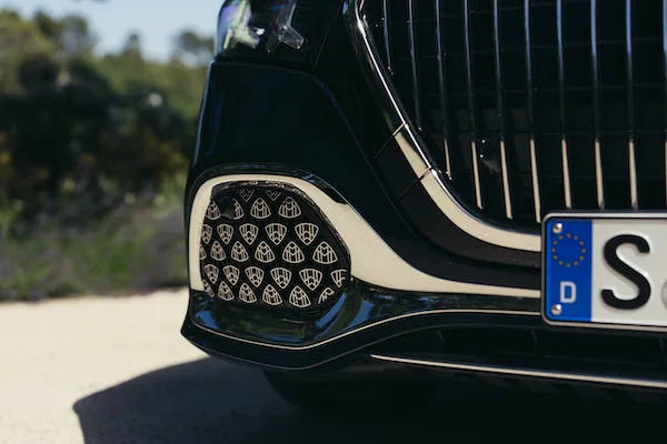 Maybach patterned chrome air intakes in the new Mercedes Maybach S Class