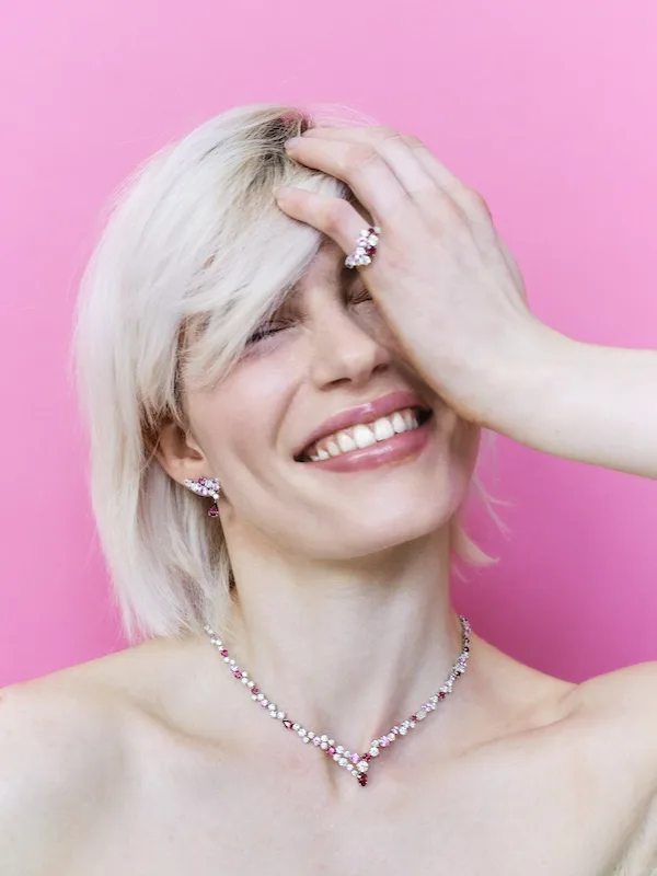 HARRY WINSTON Sparkling Cluster Suite set in platinum with rubies, pink sapphires and diamonds. © Ian Harrison for I-M Inquisitive Minds
