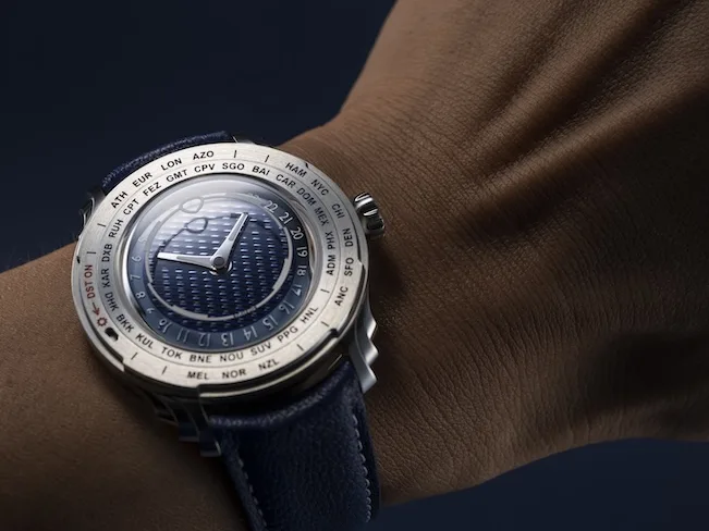 MING 57.05 Comet on the wrist