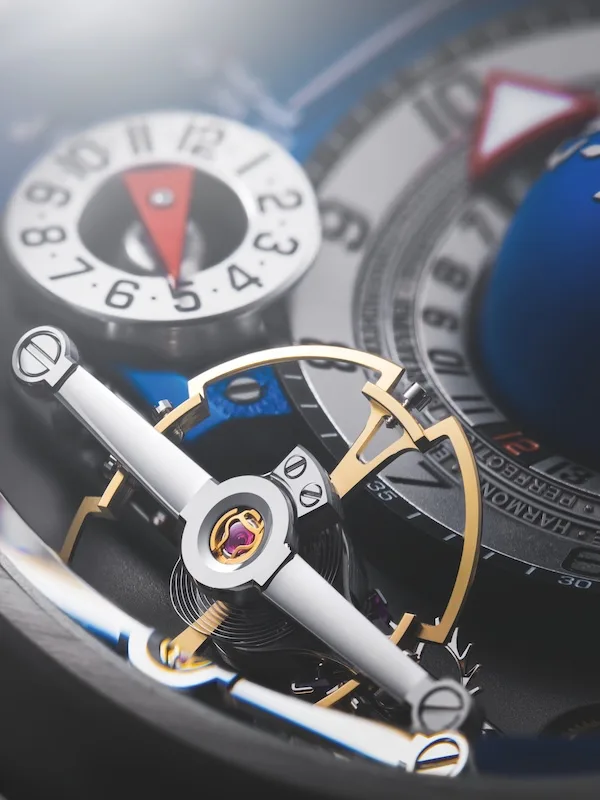 Detail of the GREUBEL FORSEY GMT Balancier Convexe