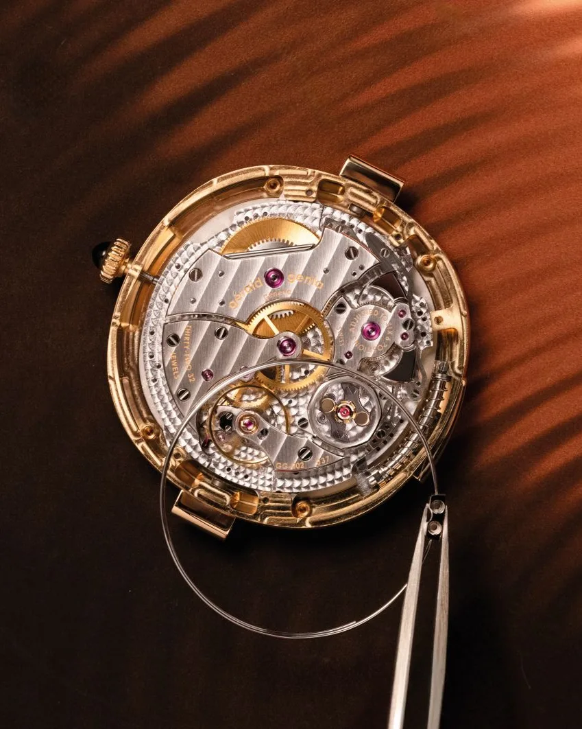 Minute repeater gongs fitted into the movement of the Gerald Genta Geneva