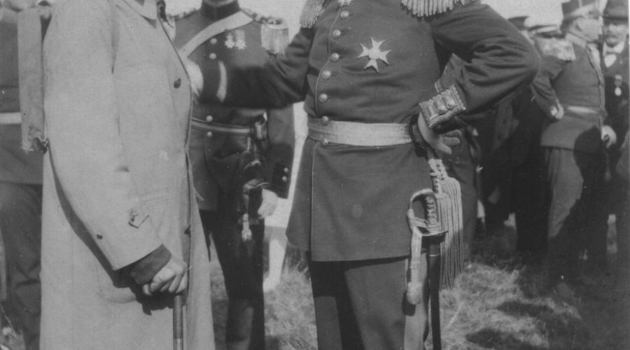 General Mörcke & 91-årige f.d. soldaten vid Kungl Vestgöta Dals reg Gustaf Bodin (1920-08-14)