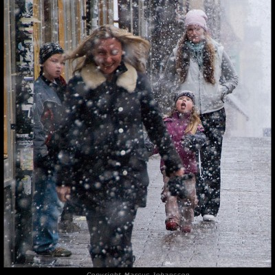 4961-Snöfllingor-på-tungan-kv