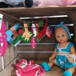 Gehäckelte Puppenkleidung von der "Bastel-Omi"