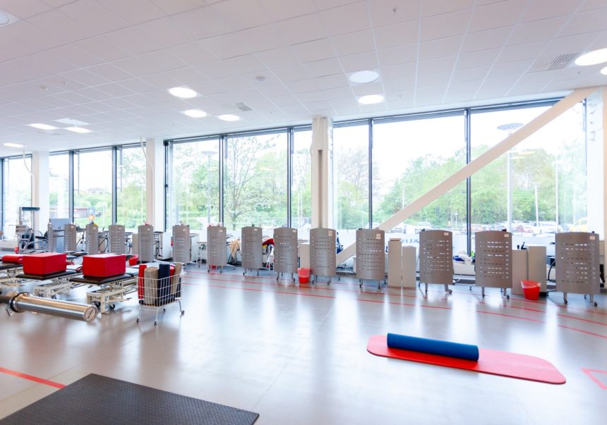 idrottskliniken rehab solna lokal och träningsmaskiner