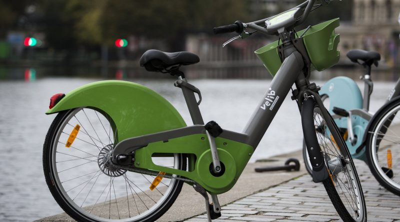 het Véligo deelfietsen systeem stelt elektrische fietsen ter beschikking in Parijs