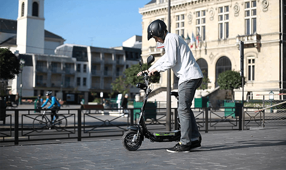 Elektrische step: Oplossing voor de stedelijke mobiliteit?