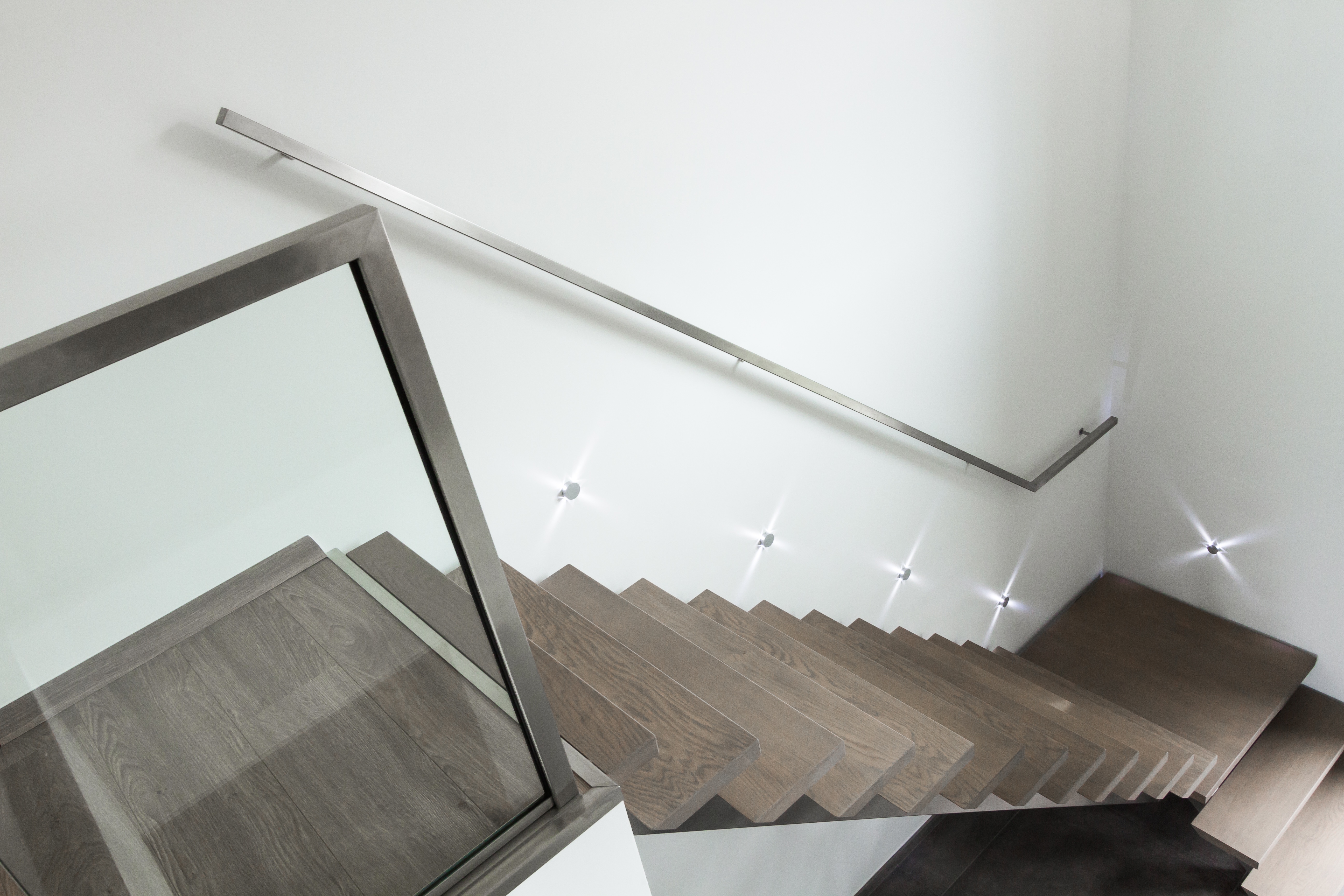 escalier contemporain bois et acier