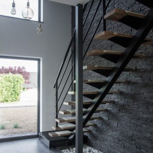 escalier dans une maison contemporaine