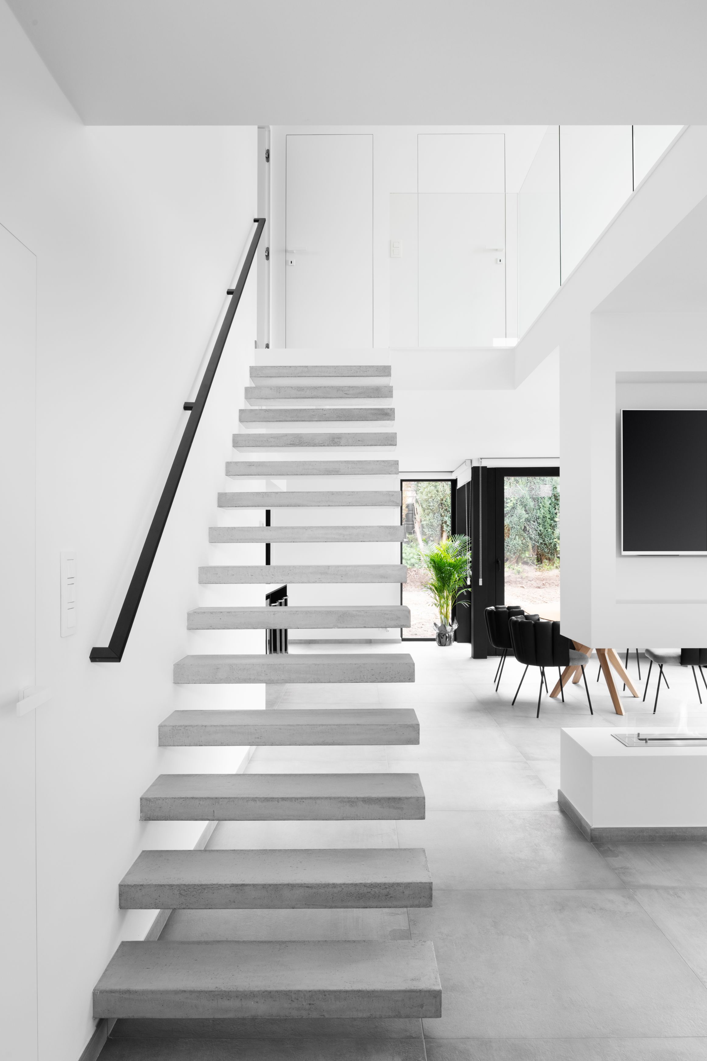 Escalier contemporain blanc