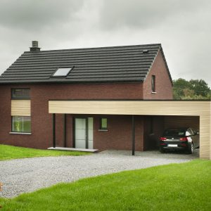 Carport d'une maison contemporaine