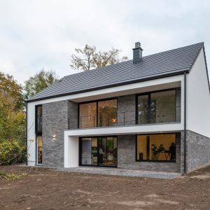 Façade arrière d'une maison contemporaine Richelle