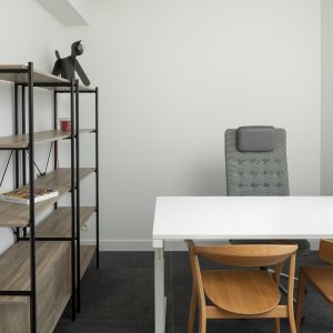 Bureau d'une réalisation contemporaine à Hamois