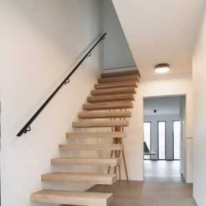 Escalier d'une réalisation contemporaine à Esneux