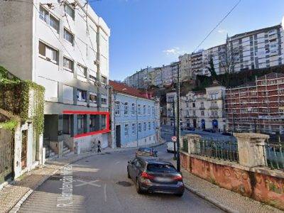 Loja na Rua da Manutenção Militar em Coimbra