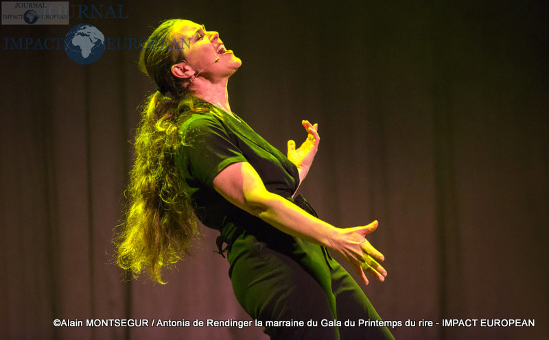 Antonia de Rendinger la marraine du Gala du Printemps du rire 11