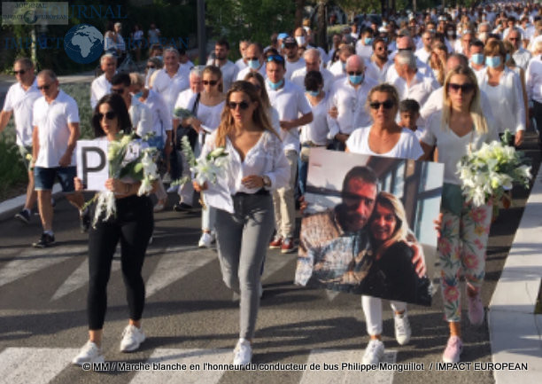 Marche blanche en l'honneur du conducteur de bus Philippe Monguillot