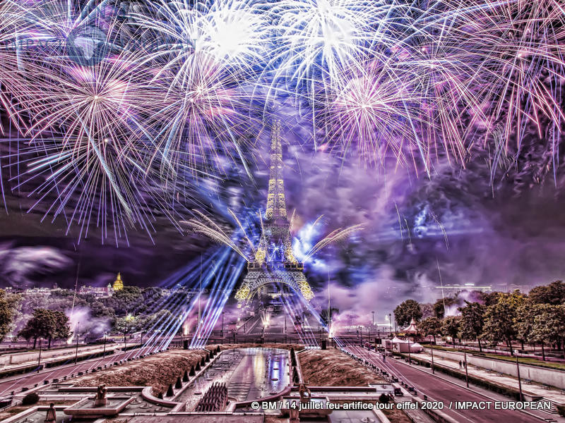 feu artifice tour eiffel 2020 54