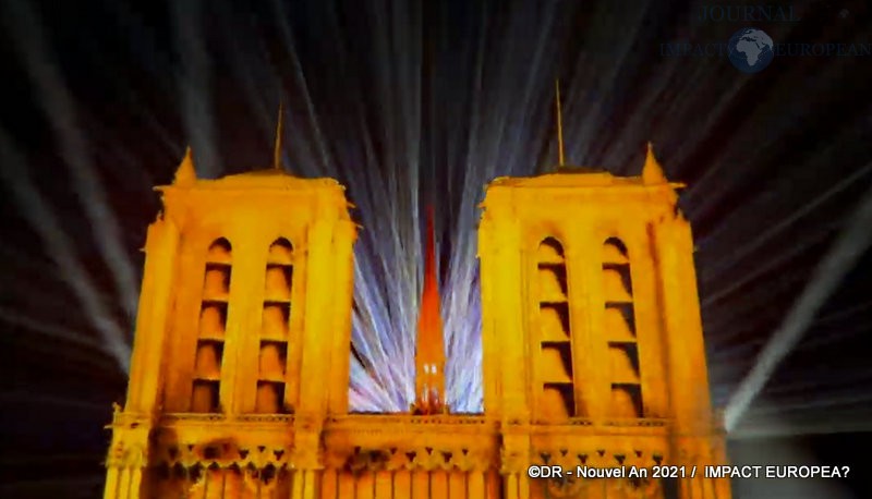 Paris - Concert de Jean-Michel Jarre dans Notre-Dame virtuelle