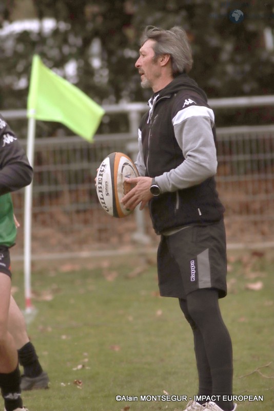 Laurent Balue , l'entraîneur de Narbonne