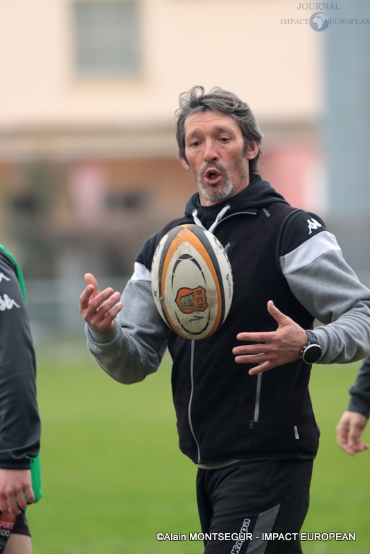 Laurent Balue , l'entraîneur de Narbonne