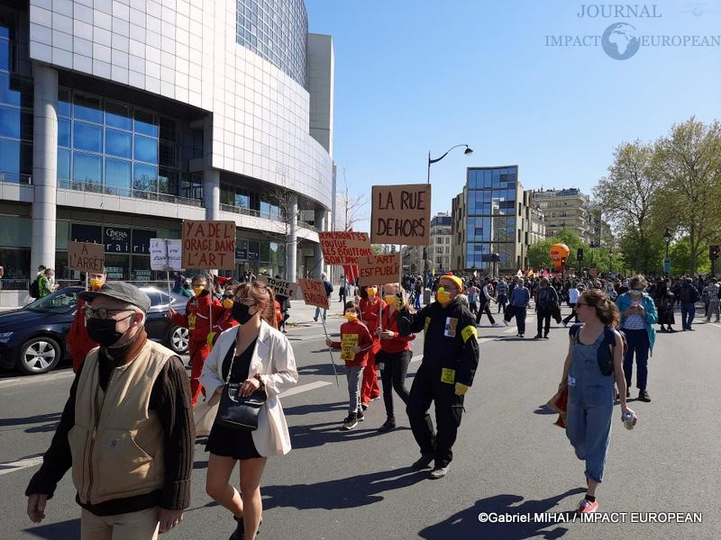 bastille manif 53