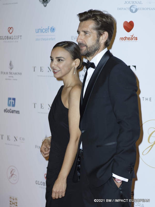 María Laura Corradini Falomir et son mari Miguel Sanchez Encinas lors de la 10ème édition du Global Gift Gala au Four Seasons Hotel George V à Paris