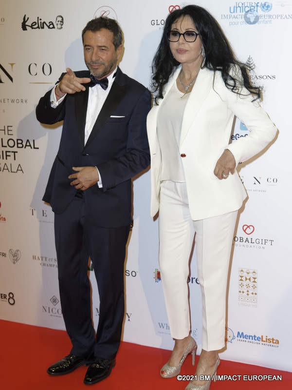 Bernard Montiel et Yamina Benguigui lors de la 10ème édition du Global Gift Gala au Four Seasons Hotel George V à Paris