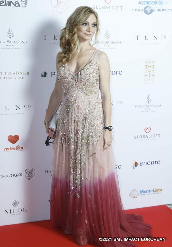 Carole Carat lors de la 10ème édition du Global Gift Gala au Four Seasons Hotel George V à Paris