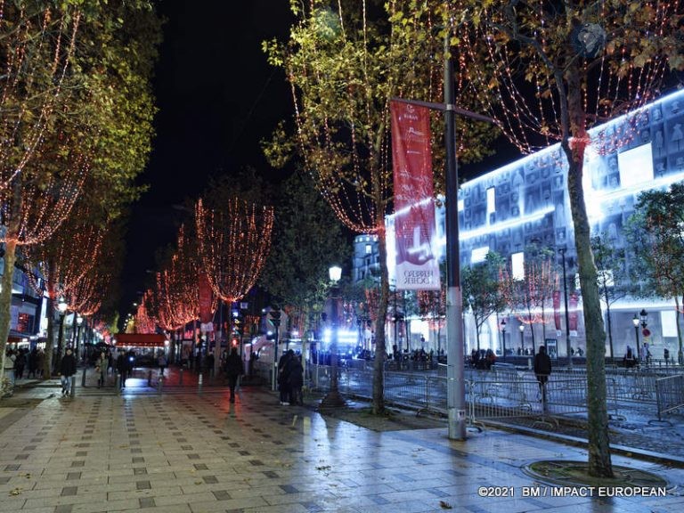 Illuminations Champs-Elysées 51