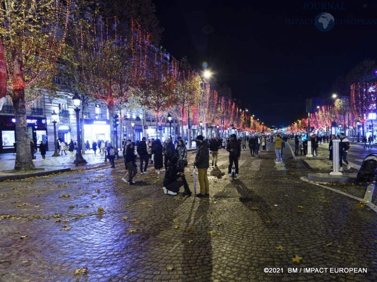 Illuminations Champs-Elysées 52