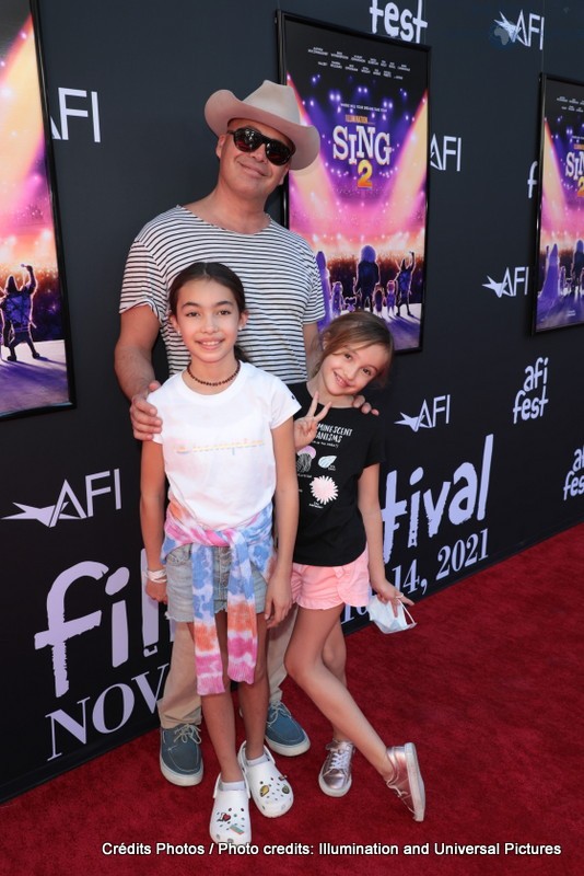 Billy Zane, Ava Zane and Gia Zane attend as Illumination Entertainment and Universal Pictures presents the AFI premiere of SING 2 at TCL Chinese Theater in Hollywood, CA on Sunday, November 14, 2021.(photo:Alex J. Berliner/ABImages)