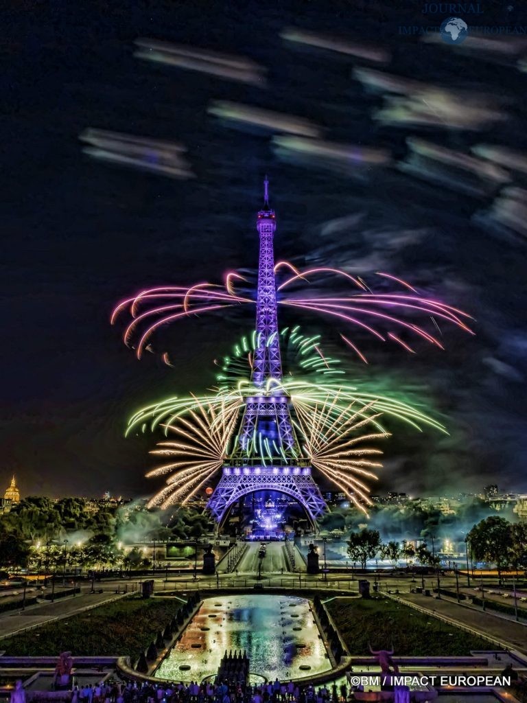 Feux d'artifices tour Eiffel 2022 003