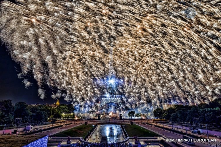 Feux d'artifices tour Eiffel 2022 005